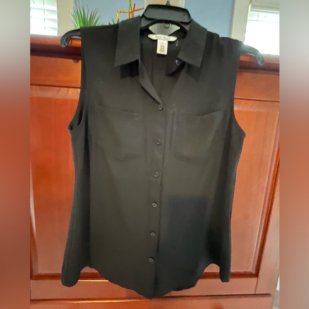 White House Black Market button up tank